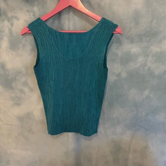 Vintage teal pleated tank top - Picture 3 of 3